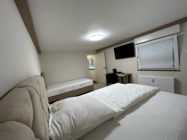 Rheinischer Hof Appartements Leverkusen Bagian luar foto